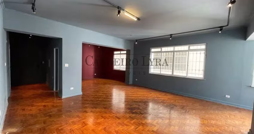 Lindo apt reformado em prédio clássico de higienópolis