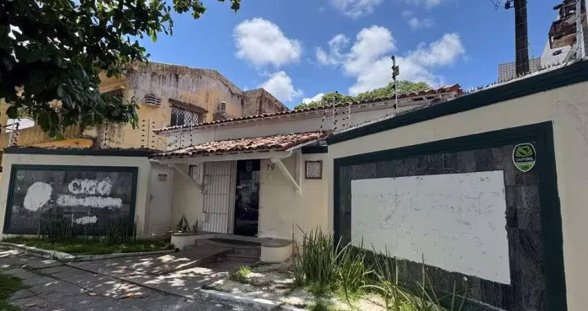 Imóvel para aluguel possui 200 metros quadrados com 6 quartos em Santo Amaro - Recife - PE