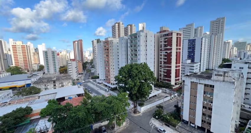 AMPLO APARTAMENTO, ANDAR ALTO, NASCENTE