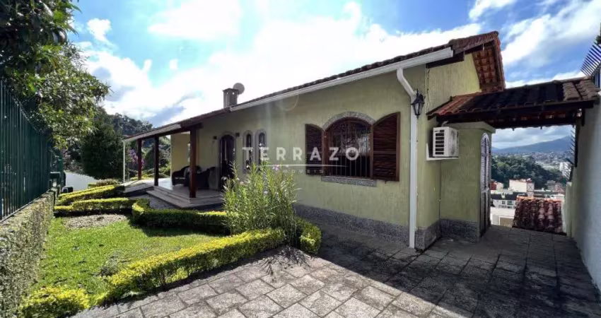 EXCELENTE CASA COM 4 QUARTOS NO PANORAMA POR R$ 990.000 - TERESÓPOLIS/RJ - cod 3426