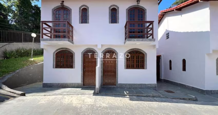 Casa em Condomínio à venda, 2 quartos, Vale do Paraíso - Teresópolis/RJ