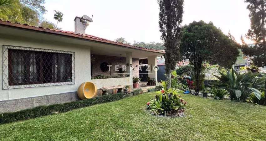 Casa à venda, 3 quartos, 1 suíte, 3 vagas, São Pedro - Teresópolis/RJ
