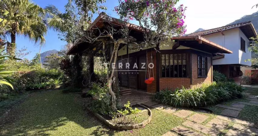 Casa à venda, 4 quartos, 2 suítes, 1 vaga, Alto - Teresópolis/RJ