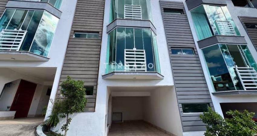Casa em Condomínio à venda, 3 quartos, 2 vagas, Fazendinha - Teresópolis/RJ