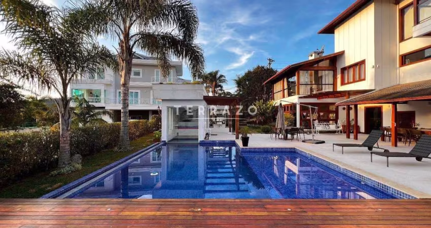 Casa de alto padrão à venda em condomínio cobiçado no centro de Teresópolis / RJ. R$ 4.200.000,00.