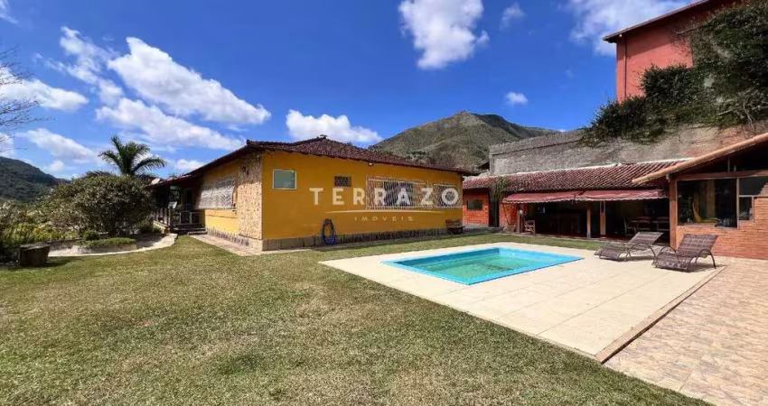Casa com piscina, sauna e varanda gourmet em bom retiro, teresópolis