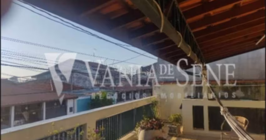 Venda de Casa - no bairro Bosque dos Eucaliptos