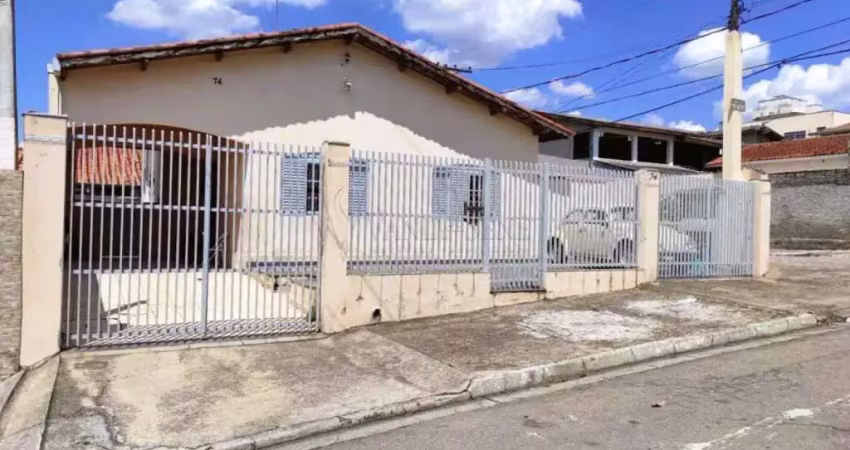Seu novo lar: casa com edícula perfeita para morar e trabalhar!