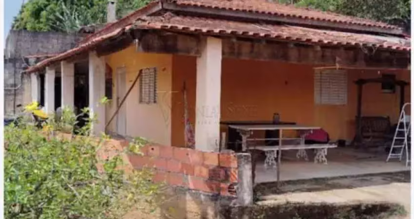 `chácara à venda com ampla área verde e lazer para toda a família`