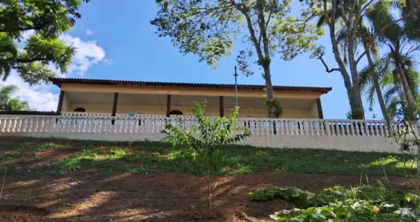Oportunidade Única! Casa Sobrado à Venda no Condomínio Village Alpino!