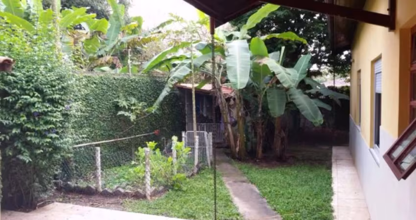 Casa à Venda no Bairro Chácaras São José - São José dos Campos/SP