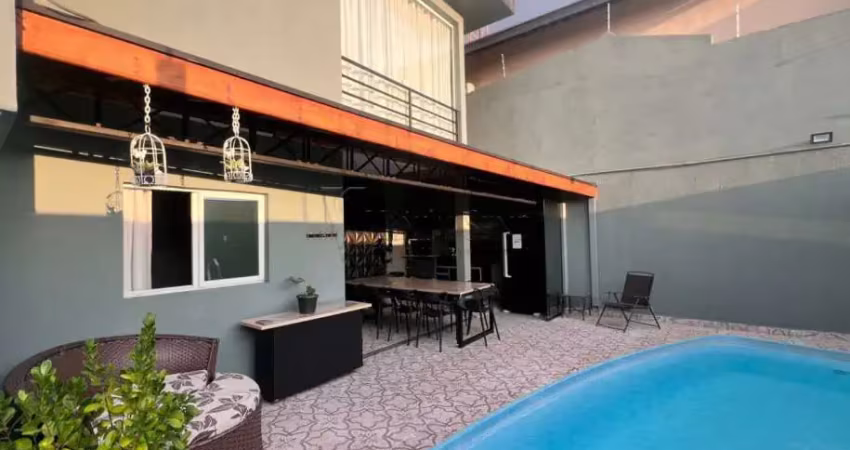 Seu Novo Lar Espera por Você! Casa Sobrado à Venda