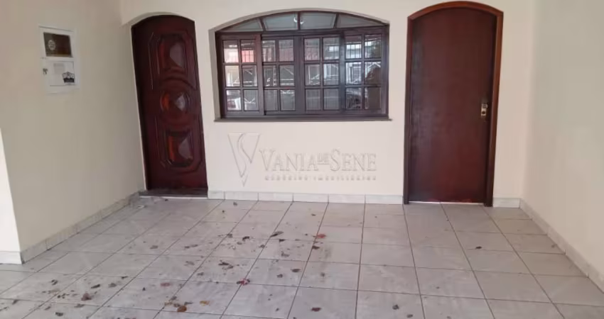 Casa Comercial com Edícula para Locação: Oportunidade Perfeita para Seu Negócio!