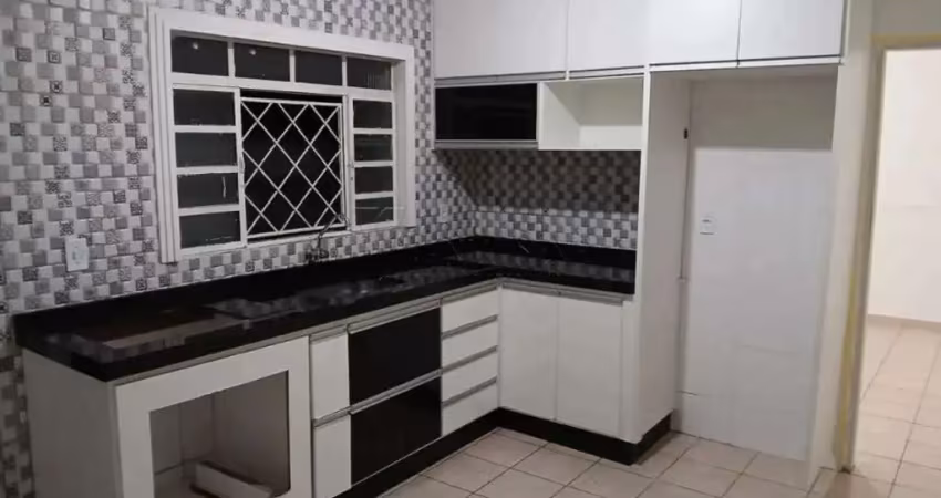 Casa à venda com 125m² de terreno e 70m² de construção
