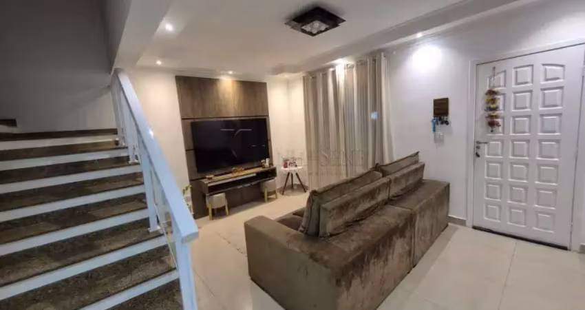 Sobrado em Condomínio à Venda | Jardim Califórnia, Jacareí/SP