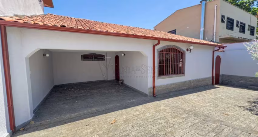Excelente oportunidade de venda de uma casa padrão no bairro Jardim Satélite, em São José dos Campos/SP.