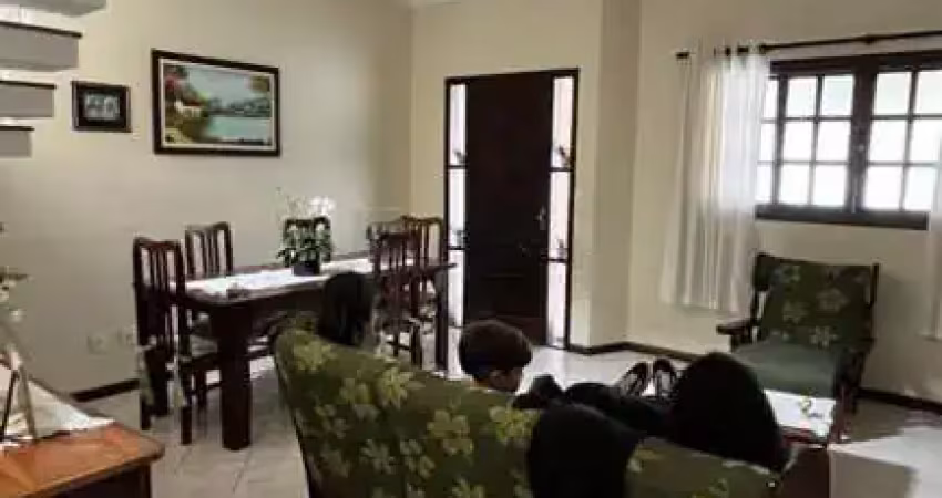 Locação de Casa e ou Comércio - Sobrado no bairro Jardim Satélite, São José dos Campos/SP.