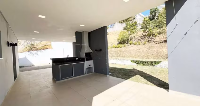 Grande oportunidade para você e sua família. belíssima casa com pé direito duplo