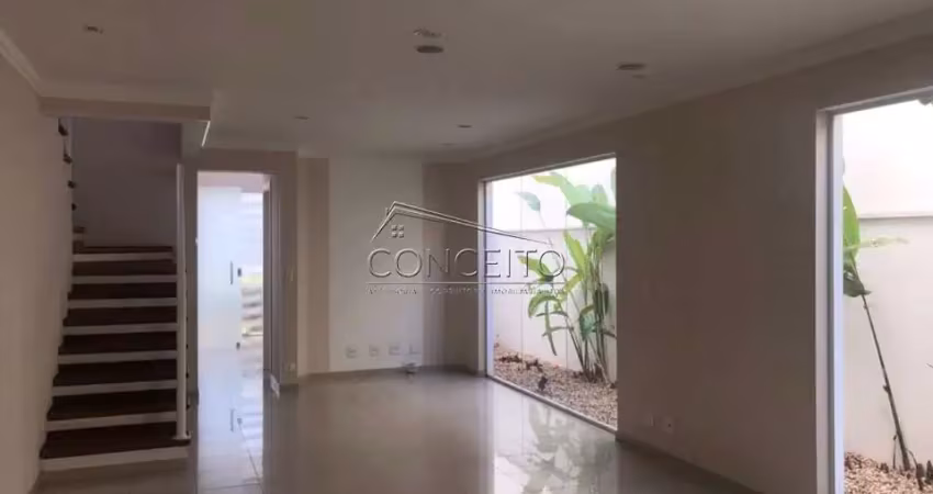 Sobrado à venda no Condomínio Village Des Lions com 238 m² | 4 dormitórios, sendo 1 suíte com sacada e 4 vagas de garagem.
