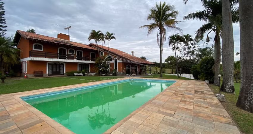 Sítio à venda em Águas de São Pedro com 78.111,80 m² de terreno | 1 casa sede com 4 suítes e 2 casas de caseiro.