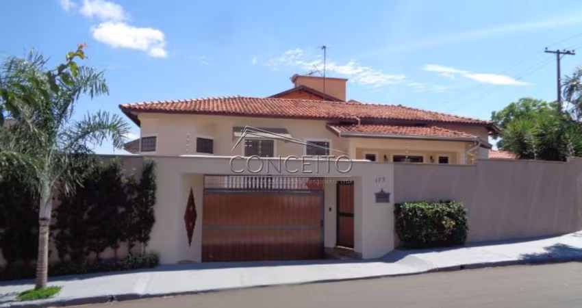 Casa térrea à venda no bairro Parque Santa Cecília com 200 m² | 3 dormitórios, sendo 1 suíte e 4 vagas de garagem cobertas.