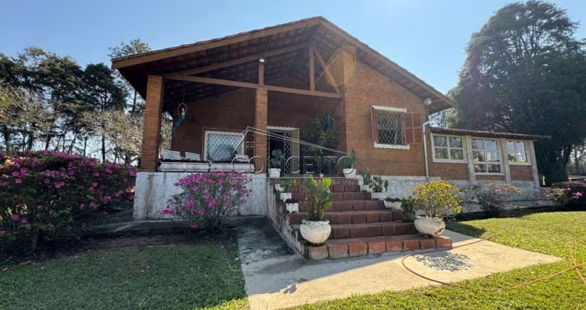 Chácara à venda no Alto da Serra de São Pedro com 11000m² de terreno | 3 dormitórios e 1 casa de caseiro.