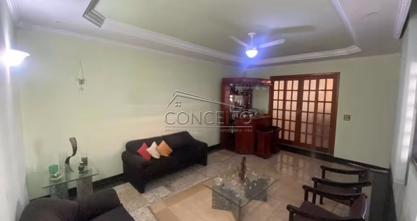 Casa térrea à venda no bairro Nova Piracicaba com 275 m² | 3 dormitórios com armários planejados e 4 vagas de garagem.