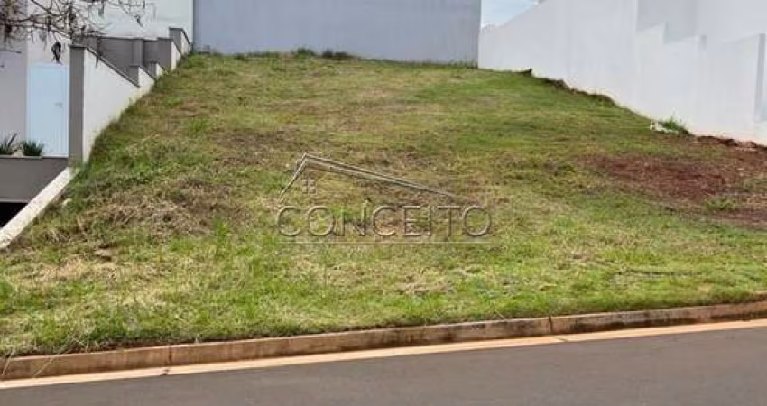 Terreno à venda no Condomínio Villa Bela Vista com 322m² de área total.