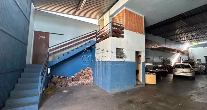 Barracão à venda no bairro Vila Monteiro com 427 m² de área construída.