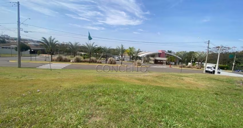 Terreno à venda no condomínio Damha com 400 m² de área total.