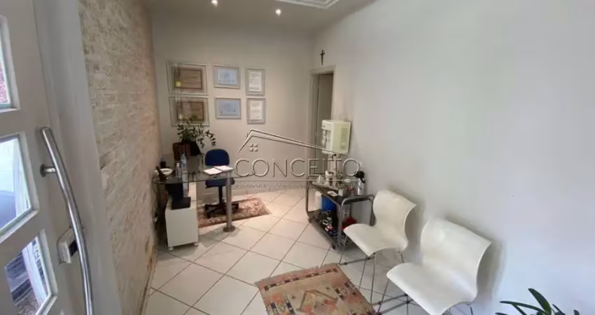 Casa comercial à venda no centro com 56,88 m² | recepção, 2 salas e 1 vaga de garagem.