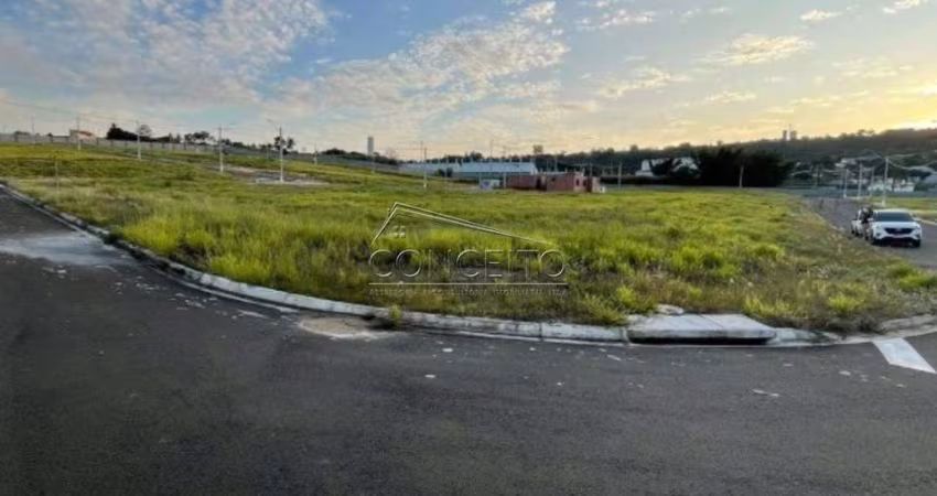 Terreno à venda no Condomínio Residencial Doce Terra com 447 m² de área total