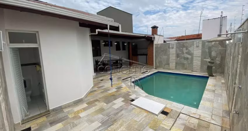 Casa térrea à venda no centro de piracicaba com 200 m² | 3 dormitórios, sendo 1 suíte e 4 vagas de garagem.