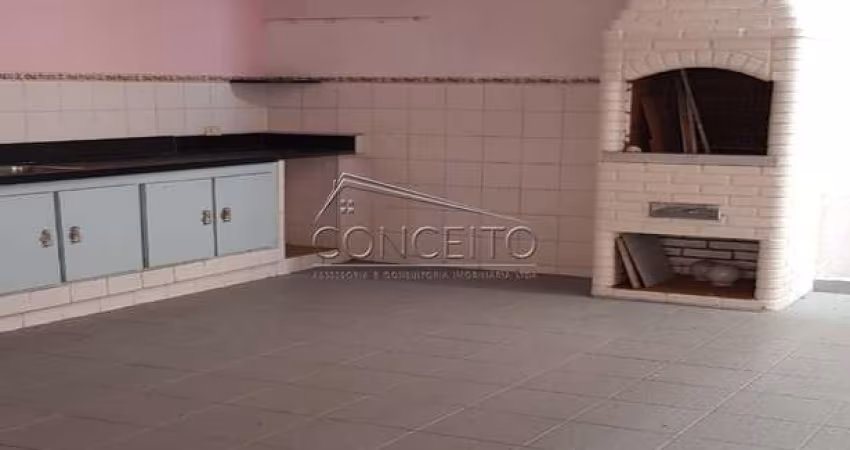 Casa térrea à venda no centro de Piracicaba com 280 m² | 4 dormitórios, sendo 2 suítes e 2 vagas de garagem.
