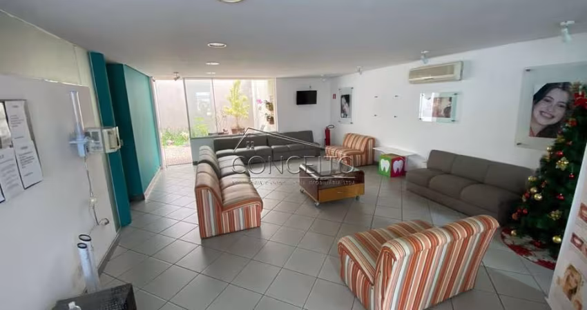 Prédio comercial à venda no bairro Cidade Alta com 200 m² | 9 salas, 2 recepções e 4 banheiros