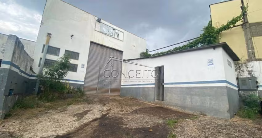 Barracão à venda no bairro Paulicéia com 229m² | 2 escritórios, cozinha, banheiro e vestiário.