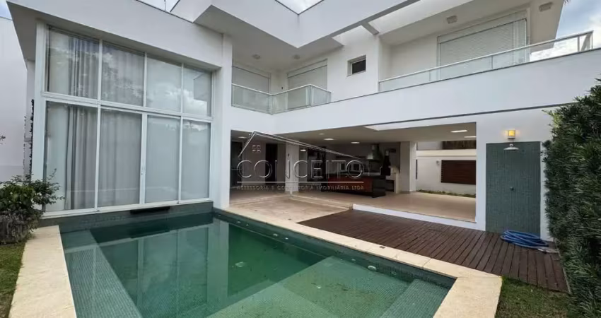 Sobrado de alto padrão para locação no condomínio alphaville piracicaba com 373,43 m² | 4 suítes com closet e sacada, 2 vagas de garagem cobertas.