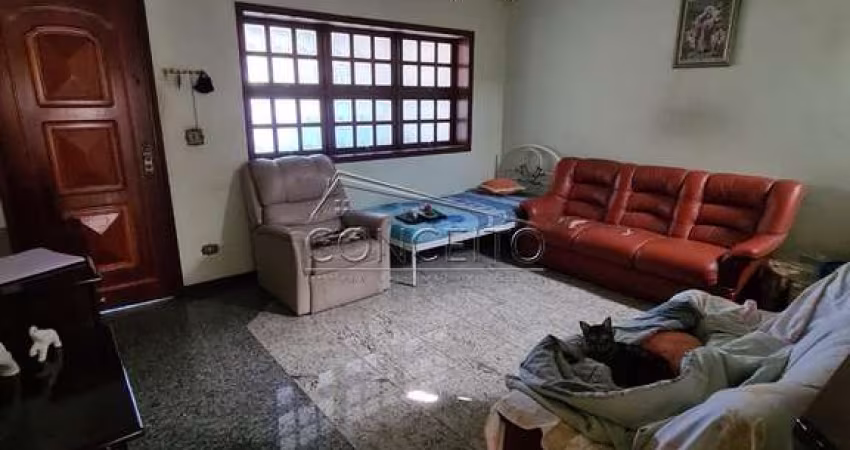 Sobrado à venda no bairro Nova Piracicaba com 220 m² | 3 dormitórios, sendo 1 suíte e 2 vagas de garagem.
