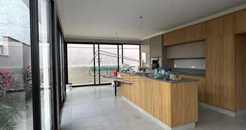 Casa semi térrea à venda no condomínio Reserva do Engenho com 220 m² | 3 suítes, escritório com banheiro e 4 vagas de garagem.