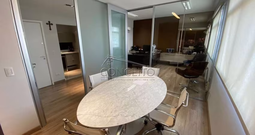 Sala comercial mobiliada para locação no bairro São Judas com 47 m² | Recepção, sala de reuniões, escritório e 1 vaga de garagem.