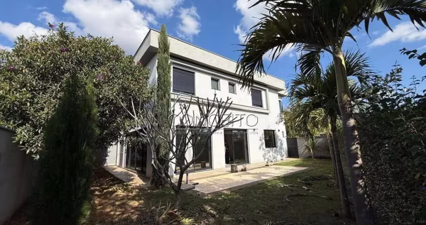 Sobrado à venda no condomínio residencial villa d'áquila com 269 m² | 3 suítes, sendo 1 suíte master com closet e 4 vagas de garagem.