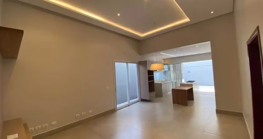 Casa térrea para locação no condomínio terras de piracicaba com área construída de 160 m² | 3 suítes e 4 vagas de garagem, sendo 2 cobertas.