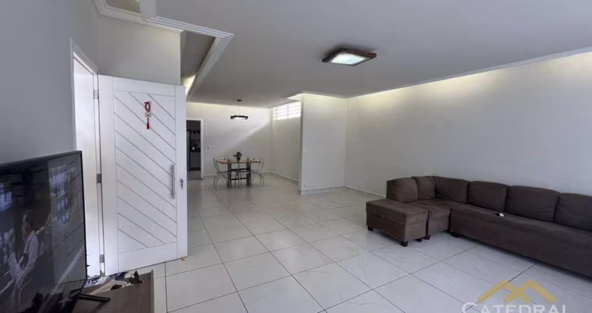 Casa com 3 dormitórios para alugar, 226 m² por R$ 5.255,00/mês - Vila Liberdade - Jundiaí/SP