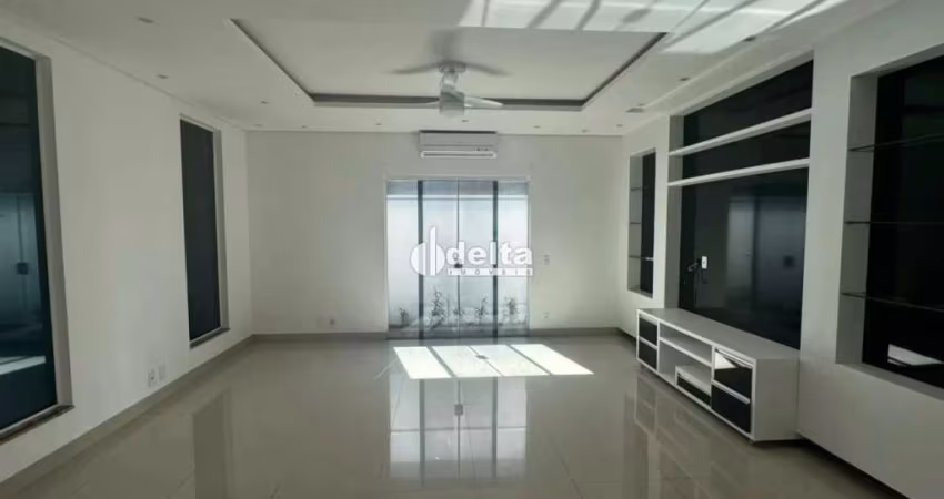 Casa em condomínio disponível para locação no bairro Jardim Inconfidência em Uberlândia-MG