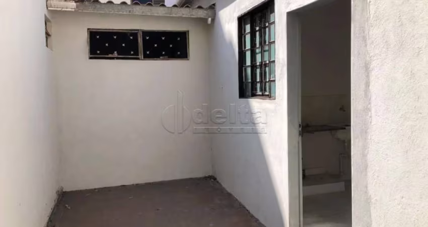 Loja disponível para locação no bairro Santa Mônica em Uberlândia-MG