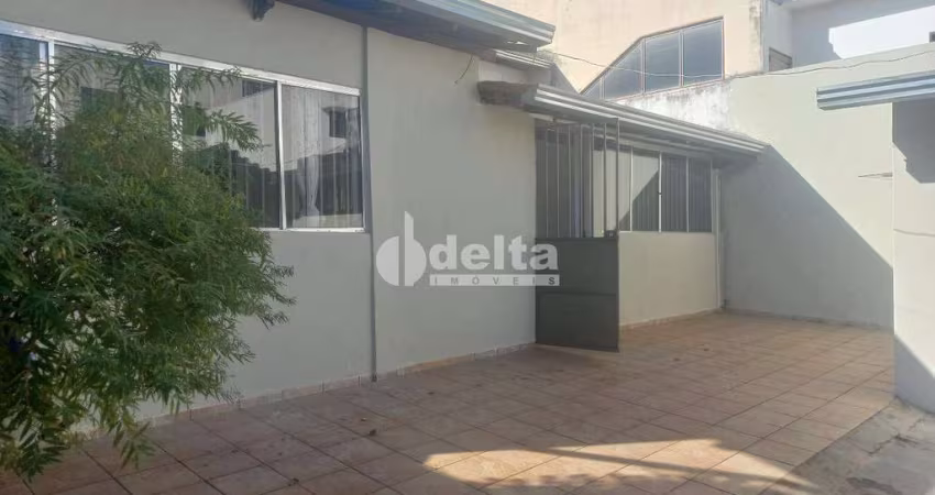 Casa residencial disponível para Locação no bairro Tabajaras  em Uberlândia-MG