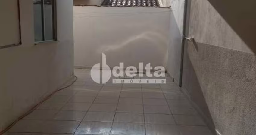 Casa no condomínio Morada das Palmeiras disponível para venda em Uberlândia-MG
