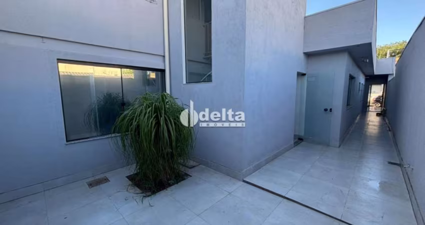 Casa comercial disponível para locação no bairro Martins em Uberlândia-MG