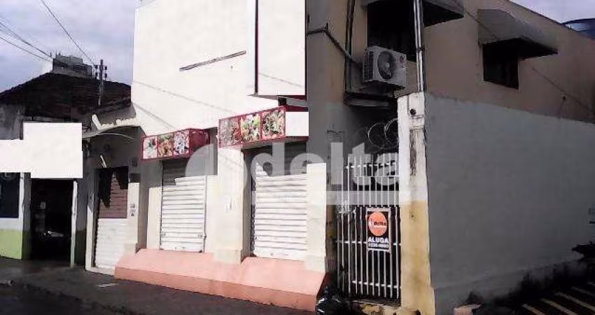Casa comercial disponível para locação no bairro Centro em Uberlândia-MG