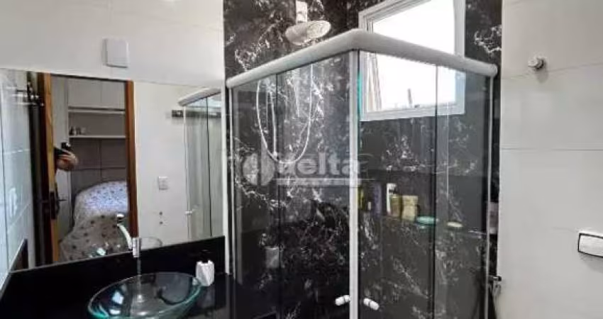 Casa disponível para venda no bairro Alto Umuarama em Uberlândia-MG